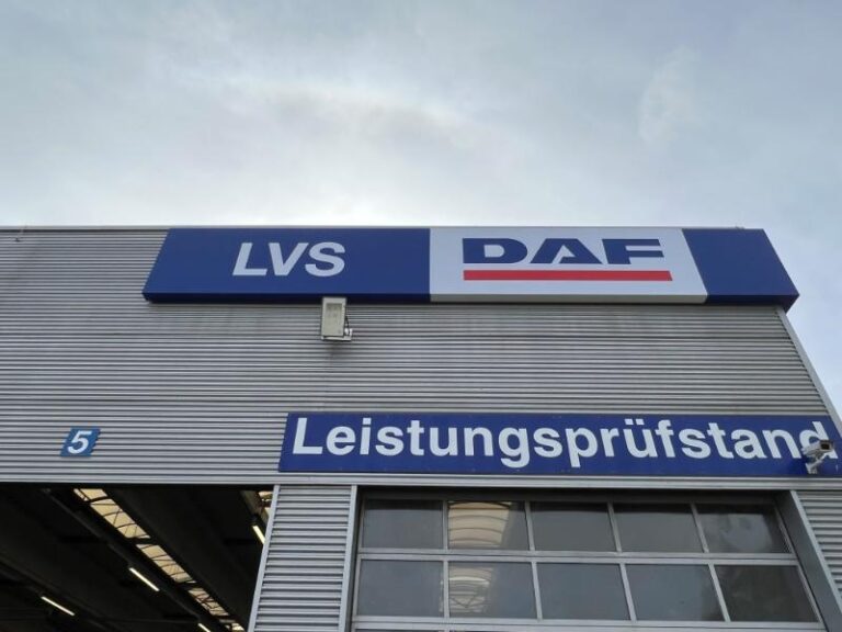 Professionelles Team der Hausverwaltung in Leipzig bei der Arbeit