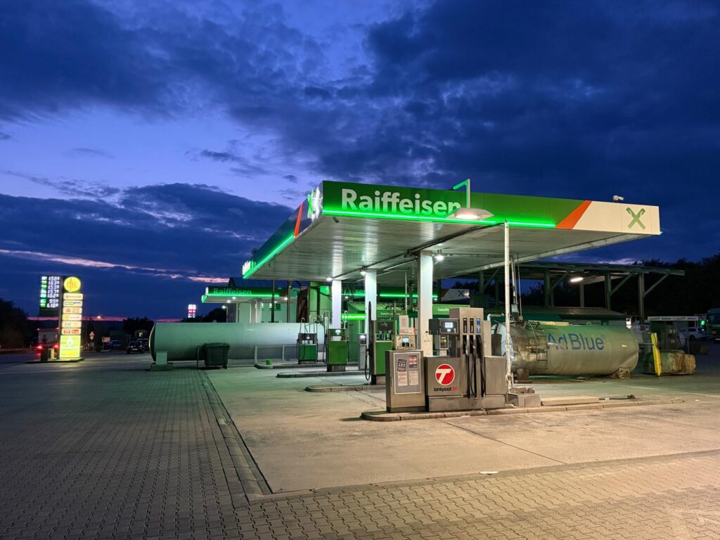 Raiffeisen petrol station front view