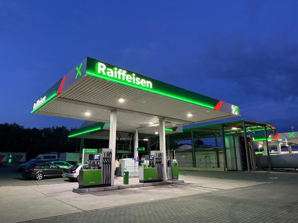 Raiffeisen petrol station front view