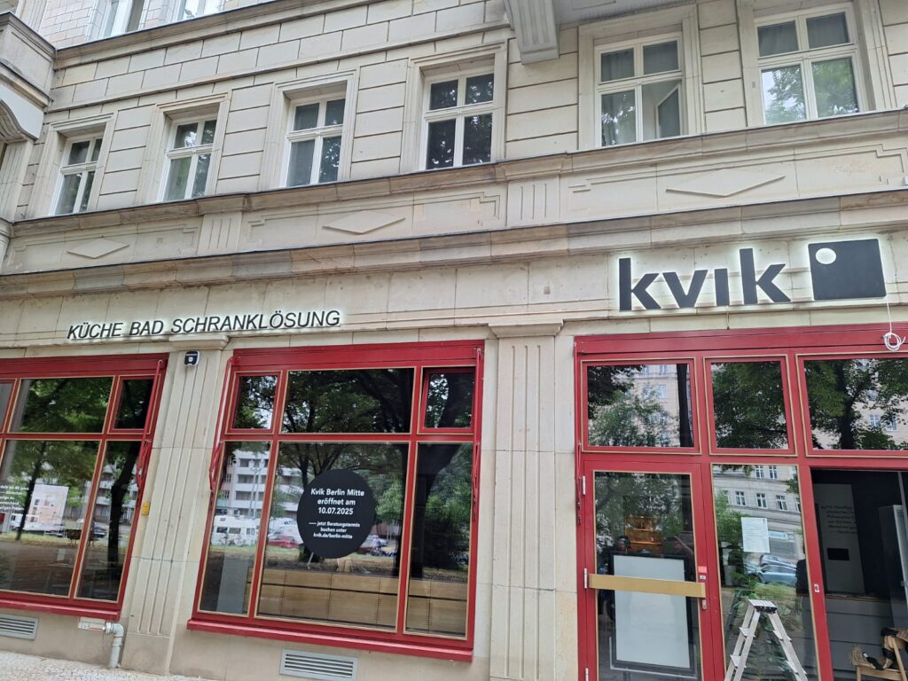 Detailed view of the illuminated advertising installation at Kvik Studio in Berlin-Mitte