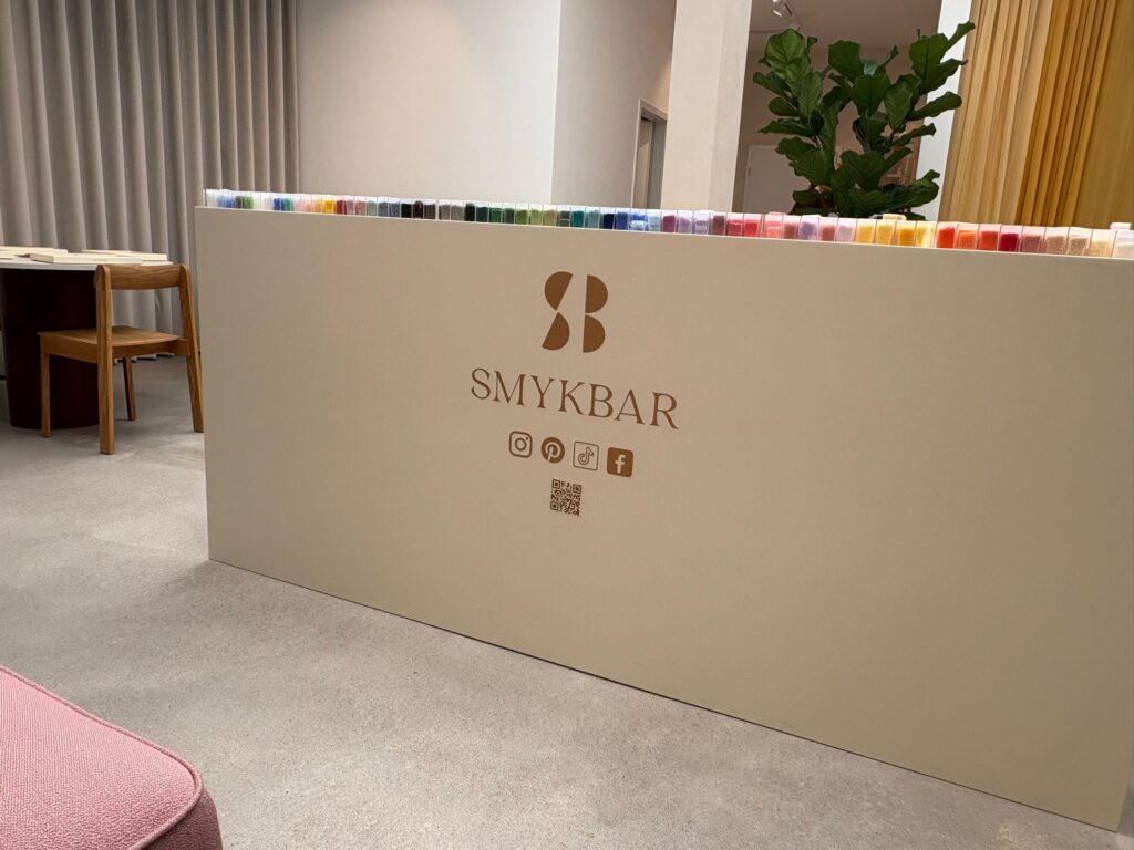 Entrance with glass film and Asklepios logo